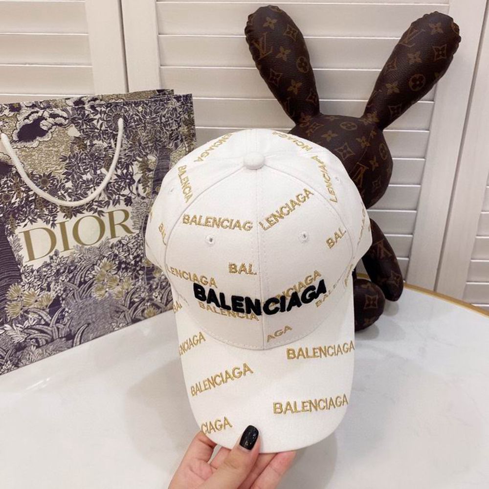 Ba*len*cia*ga hat